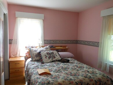 Bedroom 3, walk in closet