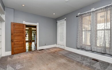 Family Room (2)