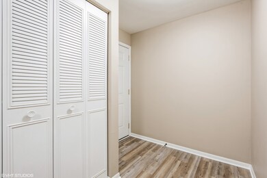 850 S Lorraine Rd unit 2A, Wheaton, IL 60189 - photo 3