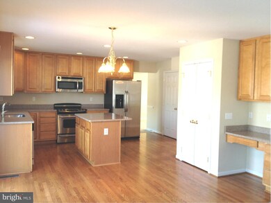 8027 Gabriels Ct, Jessup, MD 20794 - photo 3