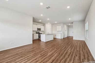 4006 Bay Leaf Loop, von Ormy, TX 78073 - photo 4