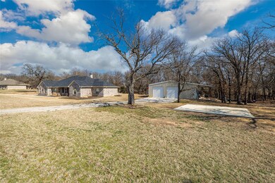 208 Amanda Dr, Weatherford, TX 76088 - photo 2