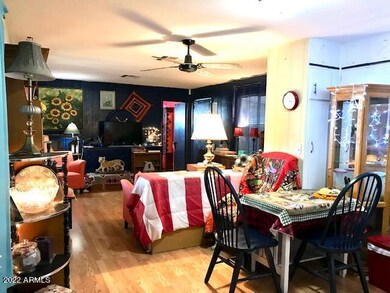 EAT IN KITCHEN AND LIVING AREA AP243