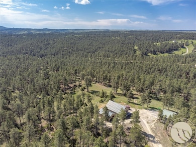 Overview of house, additional unit, shop 20.1 acre