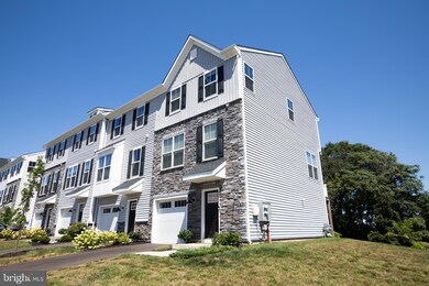 829 Pecan Rd, Spring City, PA 19475 - photo 2