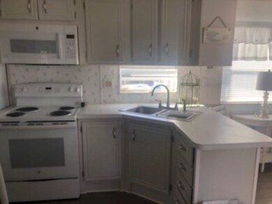 308 Route 286 unit Lot 76, Seabrook, NH 03874 - photo 4