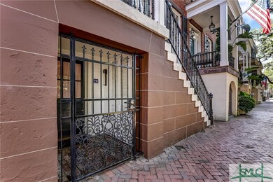 29 E Jones St unit ground, Savannah, GA 31401 - photo 3
