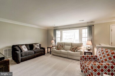 13123 Melville Ln, Fairfax, VA 22033 - photo 3