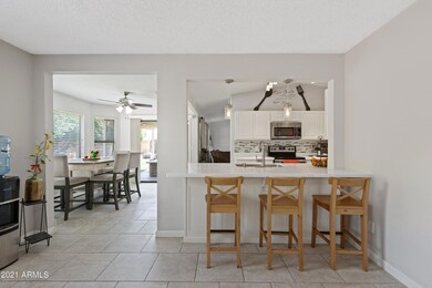 4 - Breakfast Bar Ivyglen