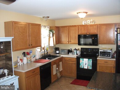 1996 Ashley Dr, Chambersburg, PA 17201 - photo 5