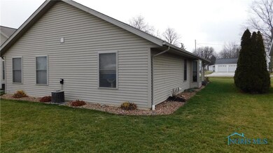 511 Pleasant St, Archbold, OH 43502 - photo 3