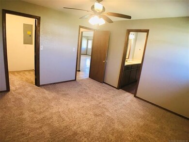2nd bedroom with with bathroom in between bedrooms.