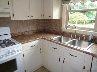 1552 Shelburne Place, Johnstown, PA 15905 - photo 2