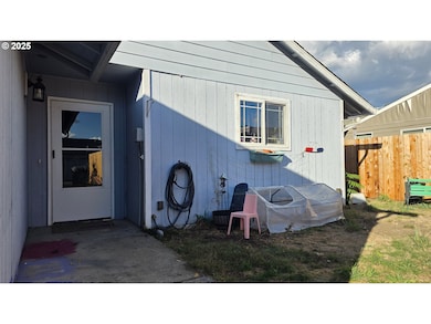 676 58th St, Springfield, OR 97478 - photo 3