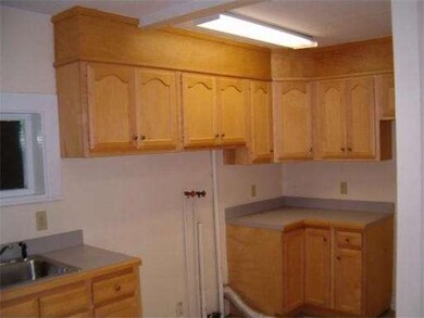 354 S Pleasant St, Amherst, MA 01002 - photo 6