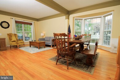 5446 Summer Leaf Ln, Alexandria, VA 22312 - photo 3