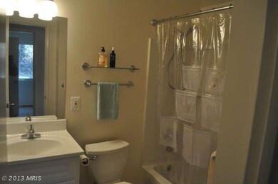 11408 Brandy Hall Ln, North Potomac, MD 20878 - photo 3