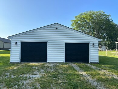 1198 E Meadows Dr, Greensburg, IN 47240 - photo 5