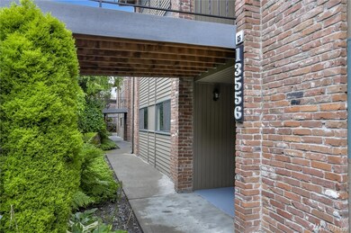 13556 37th Ave S unit 14, Tukwila, WA 98168 - photo 2