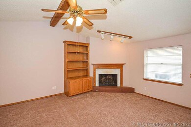 3021 S Ash Place, Broken Arrow, OK 74012 - photo 4