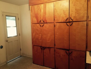LAUNDRY W. CABINETS