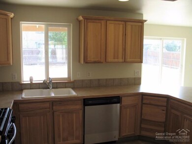 2034 NW Joshua Tree Ct, Redmond, OR 97756 - photo 6