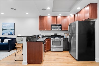 950 W Belle Plaine Ave unit 1W, Chicago, IL 60613 - photo 3