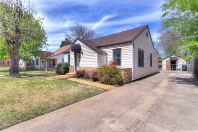 813 W Comanche, Norman    Front/Side View