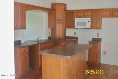 6 Stone Ridge Rd, Dingmans Ferry, PA 18328 - photo 4