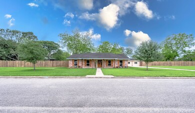 1512 County Road 141, Alvin, TX 77511 - photo 3