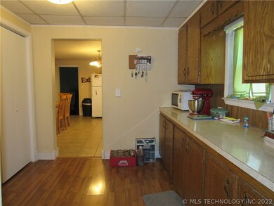 115 N Locust St, Locust Grove, OK 74352 - photo 6