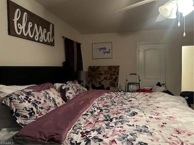 2010 Blue Rock Ct, Greensboro, NC 27405 - photo 4