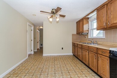 556 Central St, Lowell, MA 01852 - photo 5