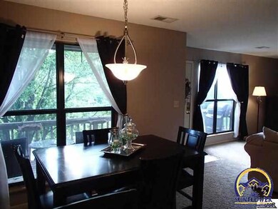 2801 SW Prairie Rd unit 2, Topeka, KS 66614 - photo 2