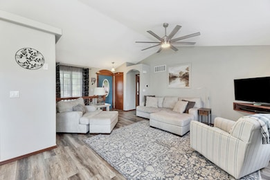 110 E Kodiak St, Kechi, KS 67067 - photo 4