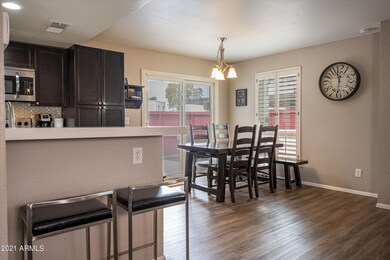 6_kitchen_dining
