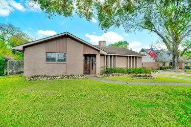 5018 Shady Nook Ct, Houston, TX 77018 - photo 3