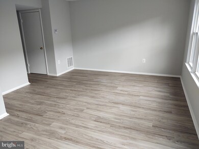 8996 Bonham Cir, Manassas, VA 20110 - photo 4
