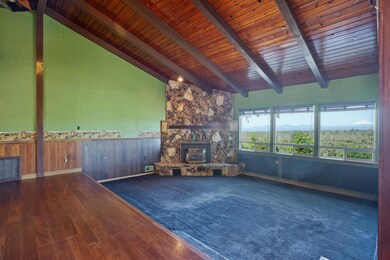 Sunken Liv. Rm w Mt Shasta Views