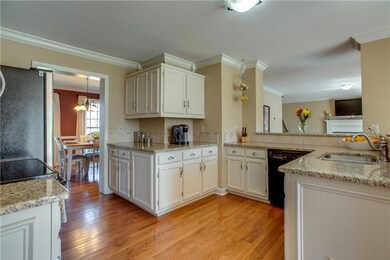 AWESOME KITCHEN granite, stainless, tons of counter space