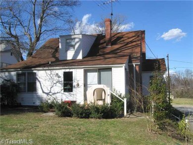 407 W Morehead St, Reidsville, NC 27320 - photo 3