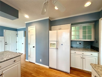 2445 Glass Rd NE, Cedar Rapids, IA 52402 - photo 7