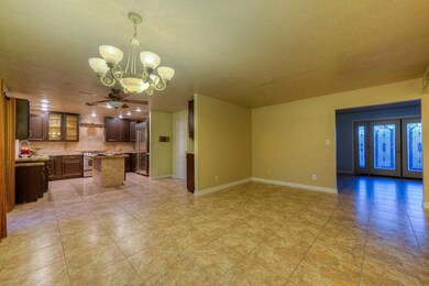 004_Family Room and Kitchen
