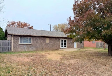 222 NW 11th St, Dimmitt, TX 79027 - photo 4