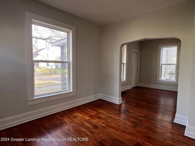 511 N Sycamore St, Lansing, MI 48933 - photo 2