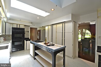 2308 Velvet Ridge Dr, Owings Mills, MD 21117 - photo 5