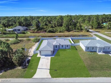 528 Redwood Ave S, Lehigh Acres, FL 33974 - photo 3