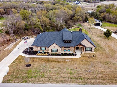 208 Scenic Wood Dr, Azle, TX 76020 - photo 3