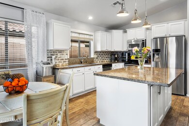 16722N185th006