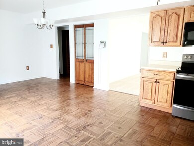 2446 Hyannis Ln, Crofton, MD 21114 - photo 7